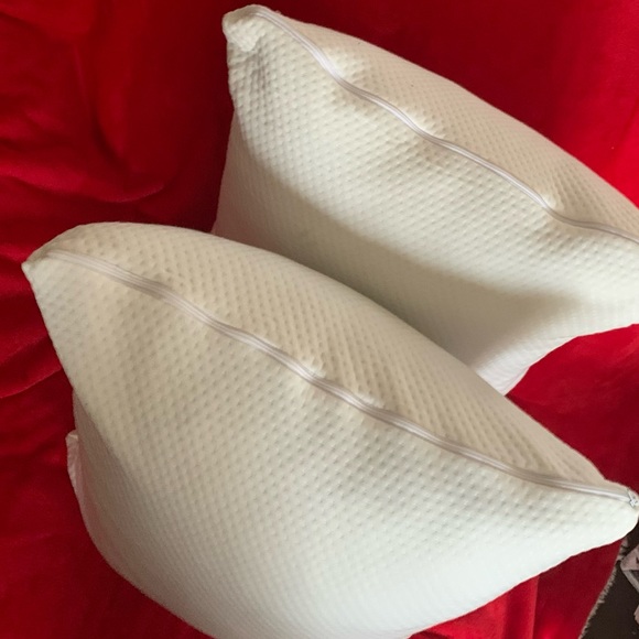 “Standard Fiber” Brand - Set of 2 Brand New Pillows  NWT - Picture 6 of 10